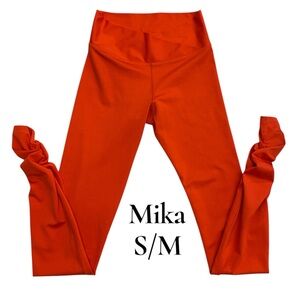 Mika~S/M~Yoga~Orange